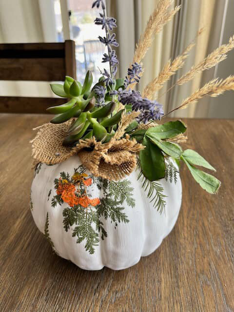 Make Your Own Holiday centerpiece Nov 11 - 6pm