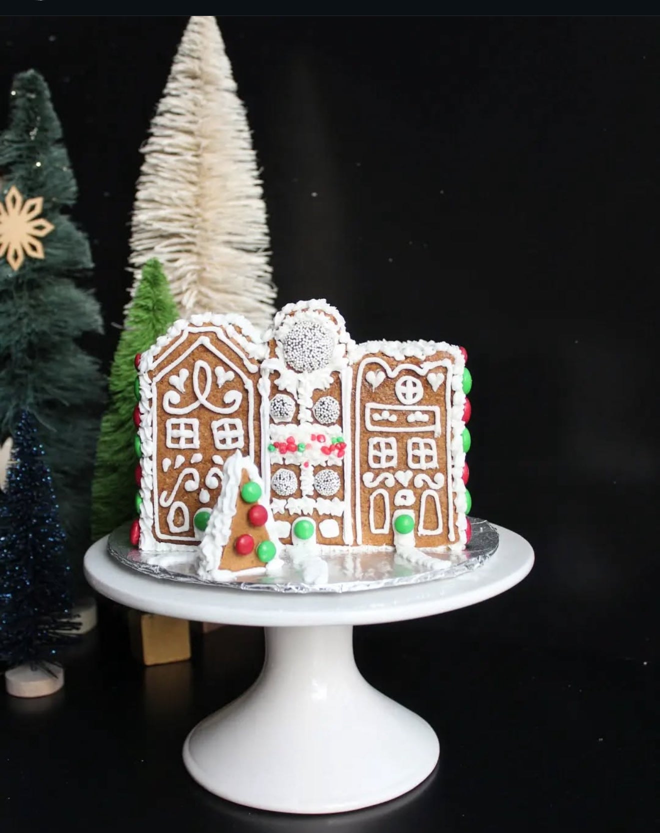 Build a Gingerbread House (Adult or Mama + Mini)